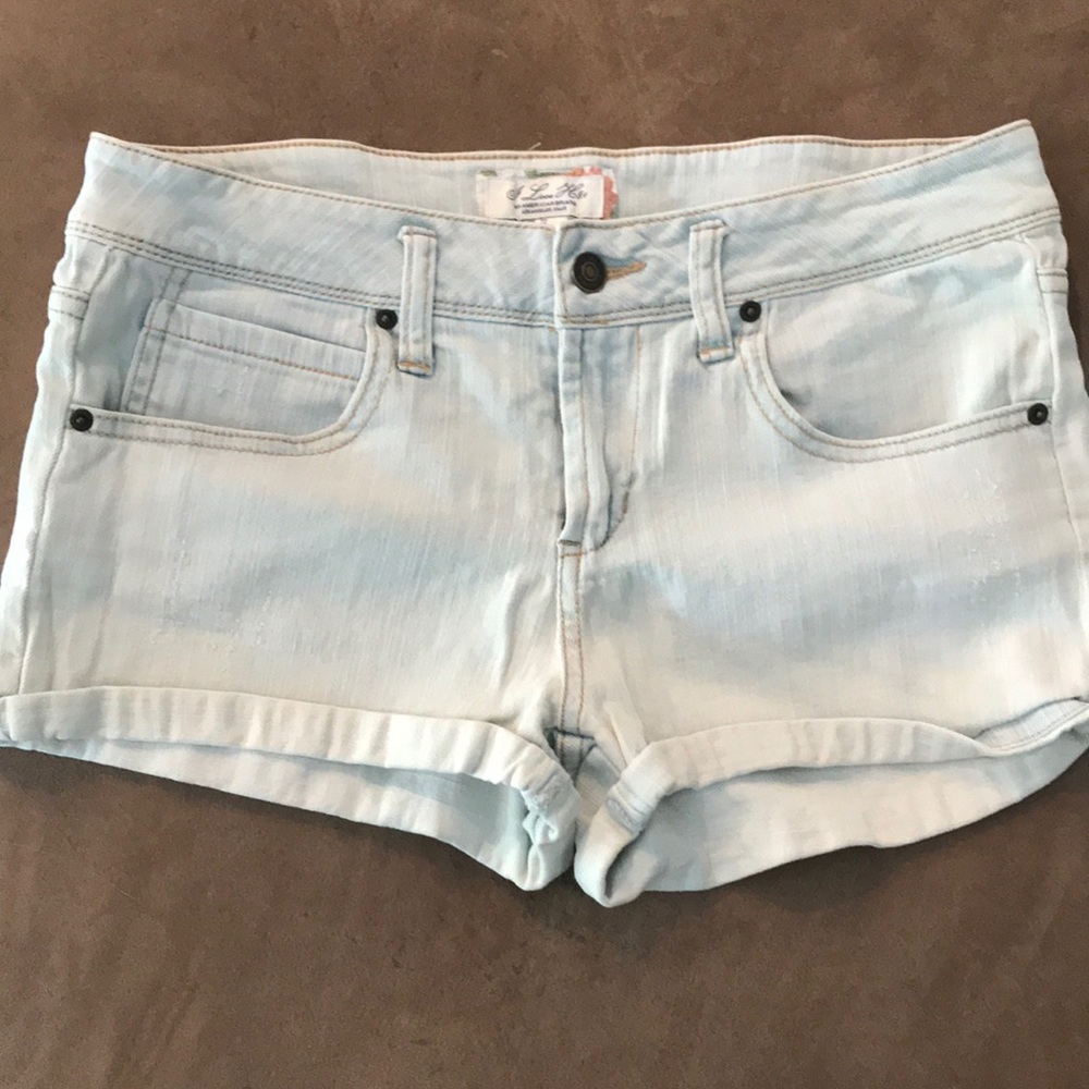 Light Jean shorts